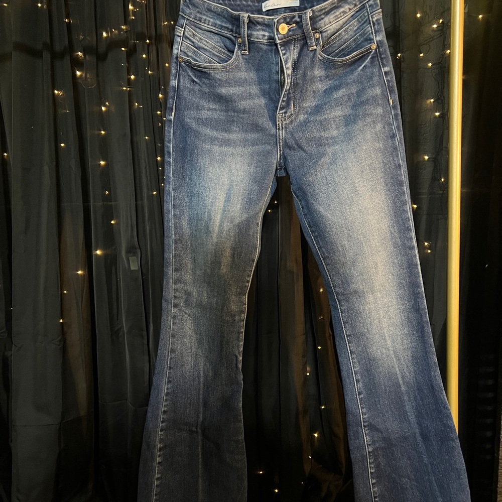 KanCan Raw Hem Flared Jeans Never Worn/ No tags